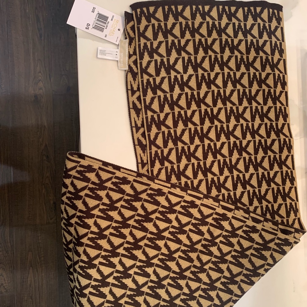 NWT Michael Kors Scarf